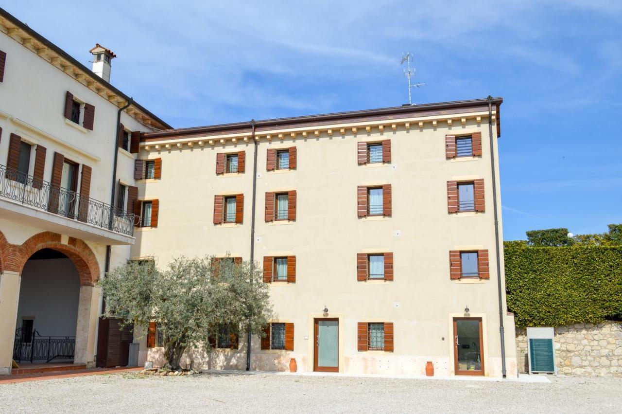 Verdeolivo 1876 - Apartments & Pool Mezzane di Sotto Εξωτερικό φωτογραφία