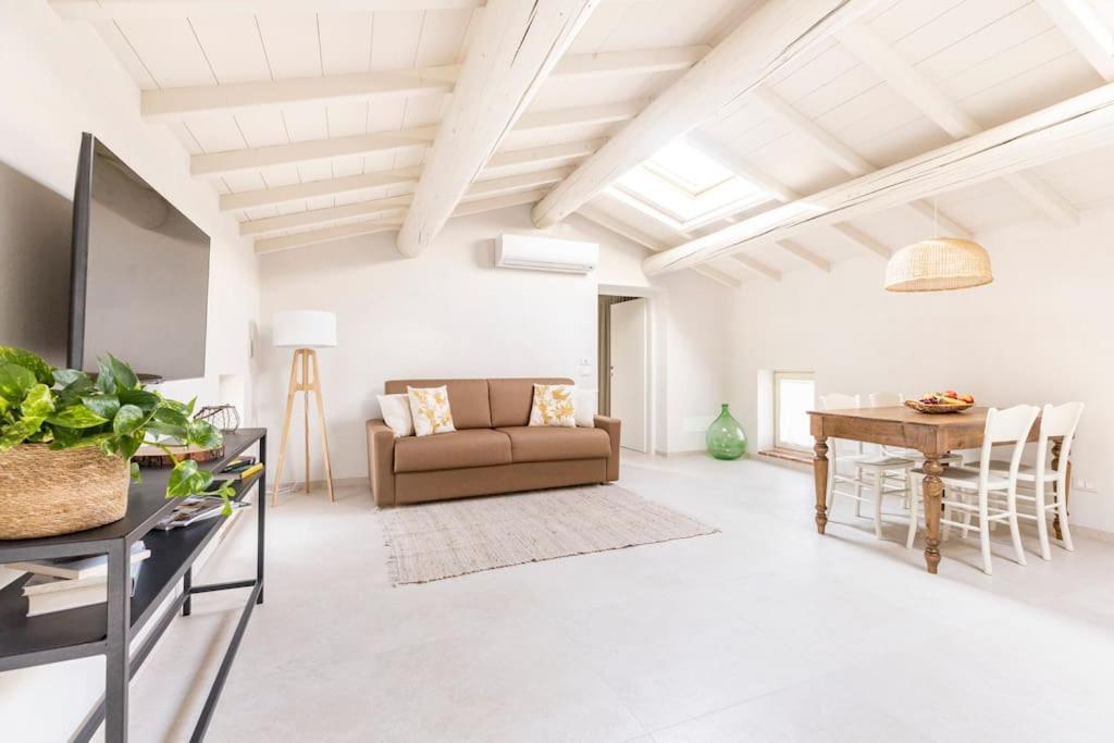 Verdeolivo 1876 - Apartments & Pool Mezzane di Sotto Εξωτερικό φωτογραφία