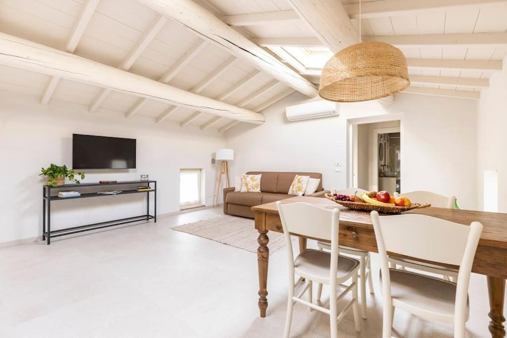 Verdeolivo 1876 - Apartments & Pool Mezzane di Sotto Εξωτερικό φωτογραφία