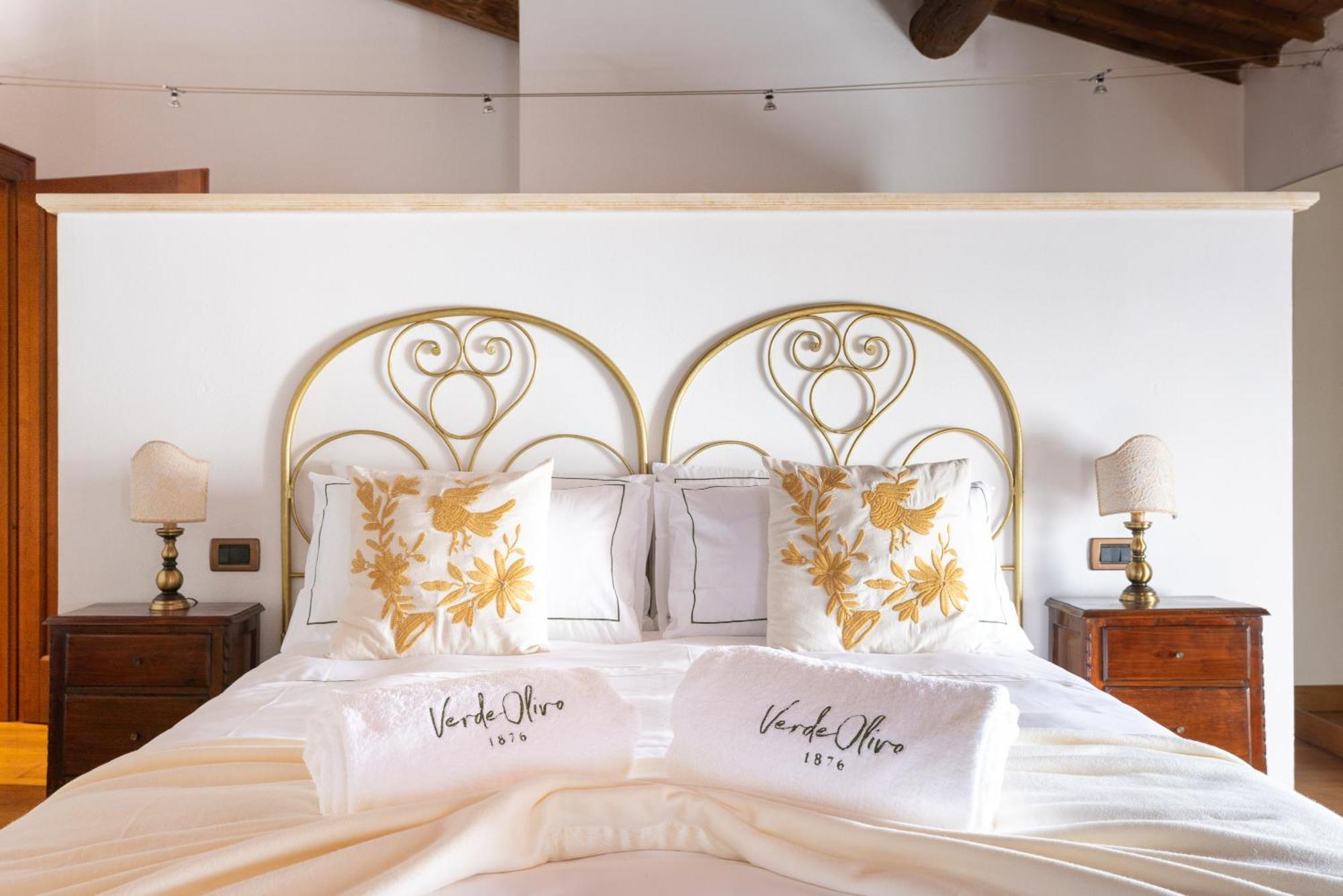 Verdeolivo 1876 - Apartments & Pool Mezzane di Sotto Εξωτερικό φωτογραφία