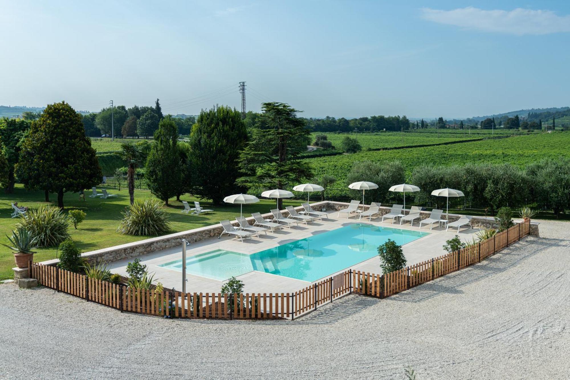 Verdeolivo 1876 - Apartments & Pool Mezzane di Sotto Εξωτερικό φωτογραφία